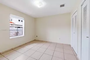 3072 NW 14th St, Miami, FL 33125 - Photo 11