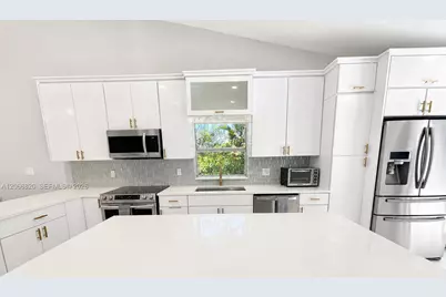 12484 SW 1st St, Coral Springs, FL 33071 - Photo 11