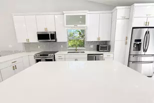 12484 SW 1st St, Coral Springs, FL 33071 - Photo 11