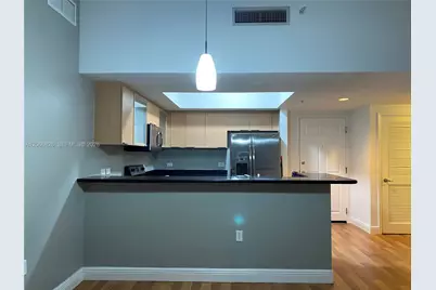 140 S Dixie Hwy #1025, Hollywood, FL 33020 - Photo 13