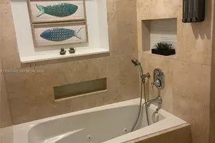 338 Roosevelt St, Hollywood, FL 33019 - Photo 9