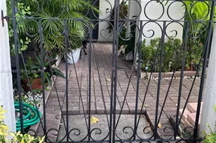 17919 NW 66th Ct, Hialeah, FL 33015 - Photo 3