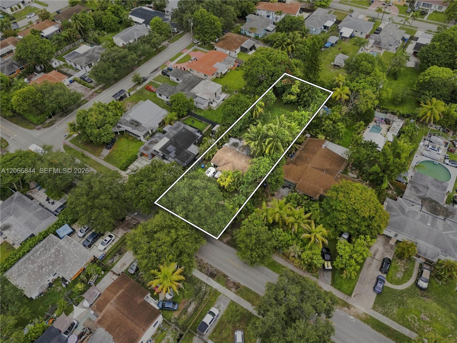 2541 Washington St - 2541 Washington St, Hollywood, FL 33020 Luxury Property | Jose Angel Pina