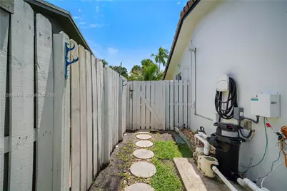 4241 NW 9th Ct #Efficiency, Coconut Creek, FL 33066 - Photo 23