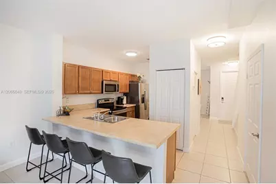 132 SE 28th Pl, Homestead, FL 33033 - Photo 3