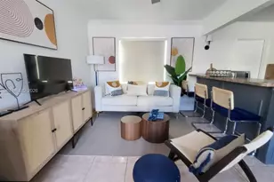 338 Roosevelt St, Hollywood, FL 33019 - Photo 1