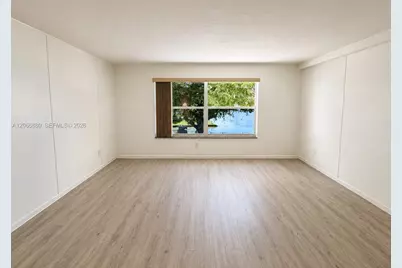 1720 W 75th St, Hialeah, FL 33014 - Photo 17