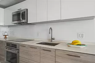 1300 Brickell Bay Dr, Miami, FL 33131 - Photo 19