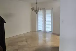 17370 NW 69th Ct, Hialeah, FL 33015 - Photo 3