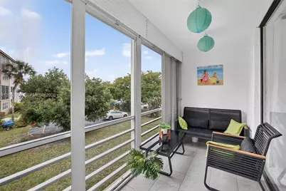2801 Somerset Dr #205, Lauderdale Lakes, FL 33311 - Photo 7