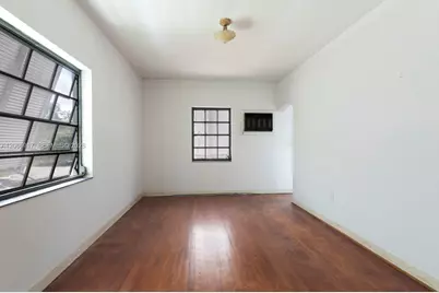 621 NE 57th St, Miami, FL 33137 - Photo 15
