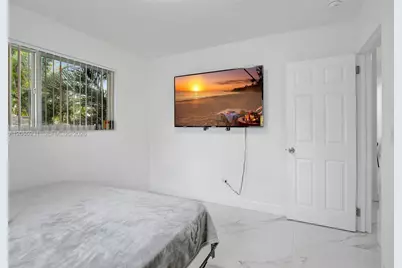 311 SW 68th Ter, Pembroke Pines, FL 33023 - Photo 17