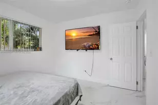 311 SW 68th Terrace, Pembroke Pines, FL 33023 - Photo 17