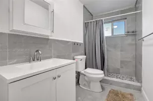 311 SW 68th Terrace, Pembroke Pines, FL 33023 - Photo 19