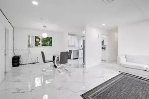 311 SW 68th Terrace, Pembroke Pines, FL 33023 - Photo 7