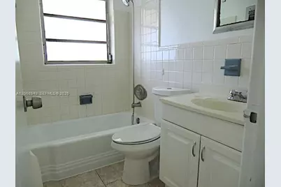 2724 NE 32nd St #1, Fort Lauderdale, FL 33306 - Photo 7