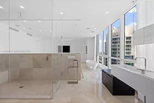 100 S Pointe Dr, Miami Beach, FL 33139 - Photo 17