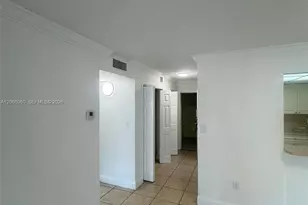 6970 NW 186th St, Hialeah, FL 33015 - Photo 17