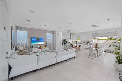 7515 NW 99th Ave, Doral, FL 33178 - Photo 3