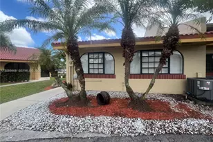 11720 SW 103rd Ln, Miami, FL 33186 - Photo 3