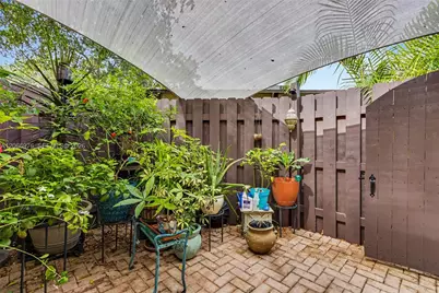 139 Essex Rd #4-28, Hollywood, FL 33024 - Photo 3