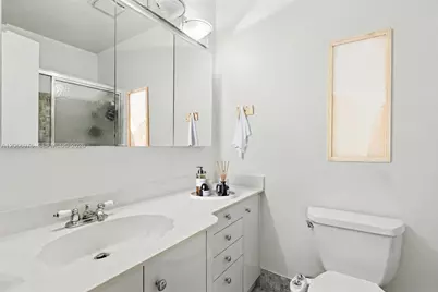 139 Essex Rd #4-28, Hollywood, FL 33024 - Photo 13