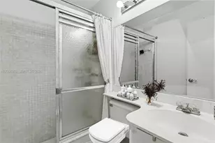139 Essex Rd, Hollywood, FL 33024 - Photo 11