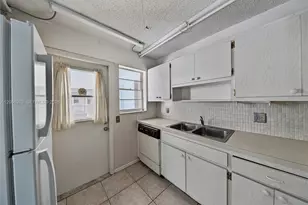 2491 SW 82nd Ave, Davie, FL 33324 - Photo 9