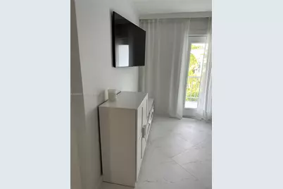 1333 E Hallandale Beach Blvd #423, Hallandale Beach, FL 33009 - Photo 11