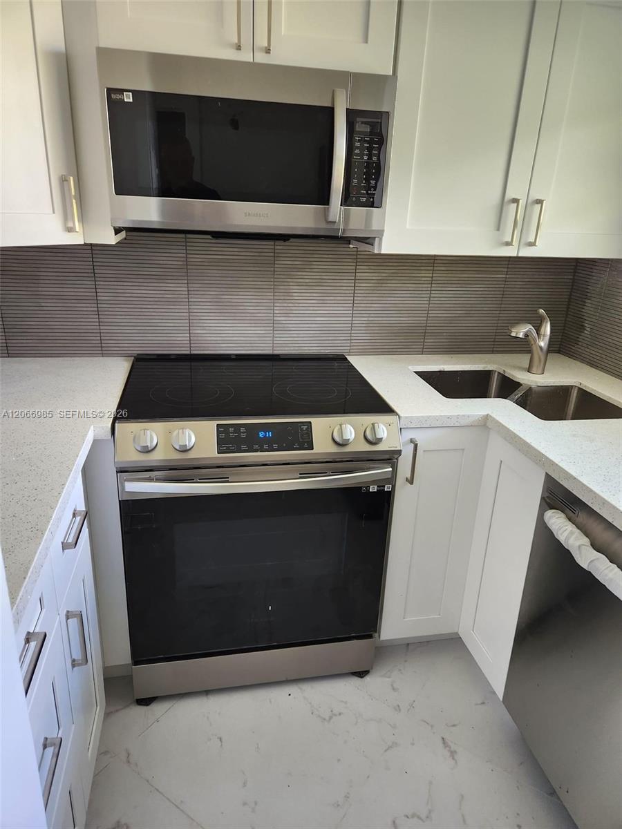 1333 E Hallandale Beach Blvd #423 - 1333 E Hallandale Beach Blvd #423, Hallandale Beach, FL 33009 Luxury Property | Jose Angel Pina
