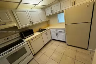 8020 Fairview Dr, Tamarac, FL 33321 - Photo 5