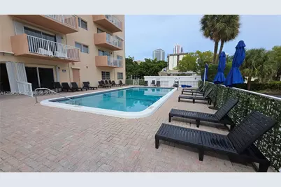 2200 E Hallandale Beach Blvd #709, Hallandale Beach, FL 33009 - Photo 13