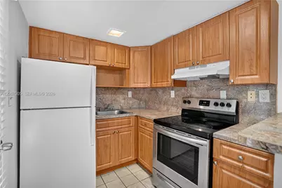 1600 S Le Jeune Rd #14, Coral Gables, FL 33134 - Photo 9