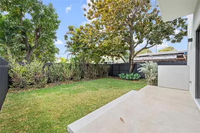 2980 SW 2nd St #LEFT, Miami, FL 33135 - Photo 25