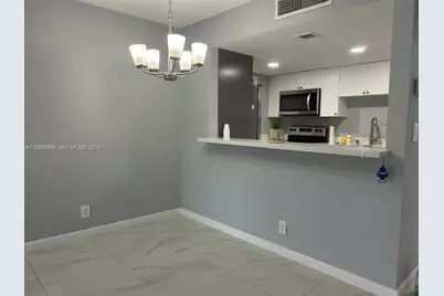 230 Lakeview Dr #209, Weston, FL 33326 - Photo 1