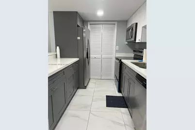230 Lakeview Dr #209, Weston, FL 33326 - Photo 5