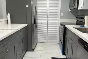 230 Lakeview Dr, Weston, FL 33326 - Photo 5