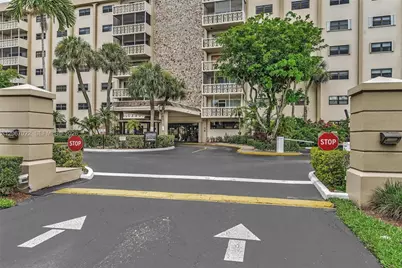 800 NE 195th St #220, Miami, FL 33179 - Photo 45