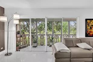 800 NE 195th St, Miami, FL 33179 - Photo 7
