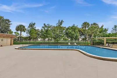 800 NE 195th St #220, Miami, FL 33179 - Photo 49