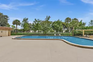 800 NE 195th St, Miami, FL 33179 - Photo 49
