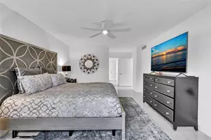 800 NE 195th St, Miami, FL 33179 - Photo 35
