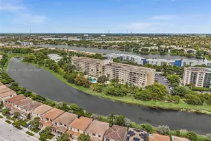 800 NE 195th St, Miami, FL 33179 - Photo 61