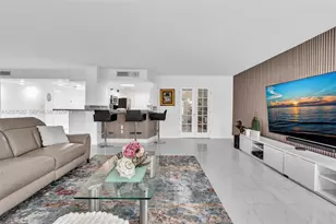 800 NE 195th St, Miami, FL 33179 - Photo 5