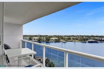 20515 E Country Club Dr #747, Aventura, FL 33180 - Photo 1