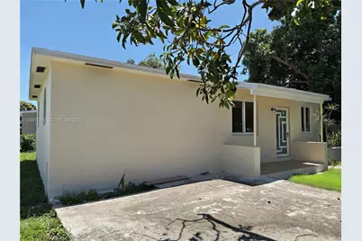 1740 NW 126th St, Miami, FL 33167 - Photo 3