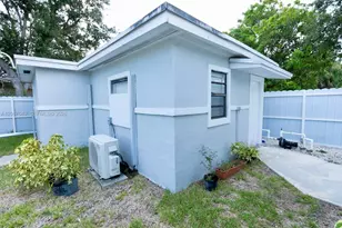 20760 NW 37th Ct, Miami Gardens, FL 33055 - Photo 5