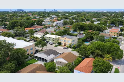 915 SW 9th Ct, Miami, FL 33130 - Photo 31
