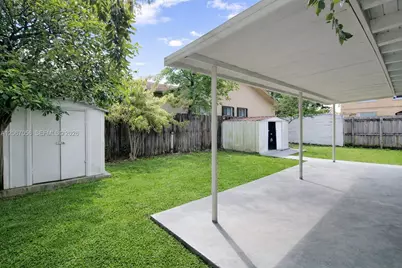 915 SW 9th Ct, Miami, FL 33130 - Photo 25