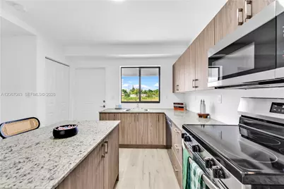 155 NW 160th St #TH 2, North Miami Beach, FL 33169 - Photo 7